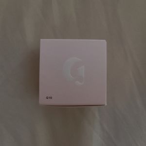 NWT Glossier Stetch Concealer